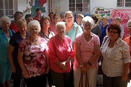  Die groep dames wat die koshuis besoek het